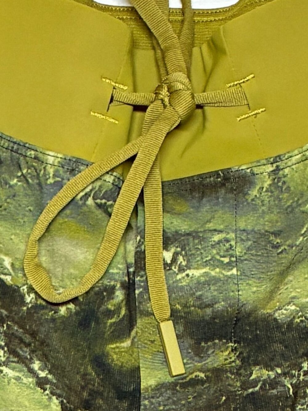 Lululemon Men's T.H.E. Linerless Short 7" in High Dive Auric Gold Multi Medium - Picture 5 of 6